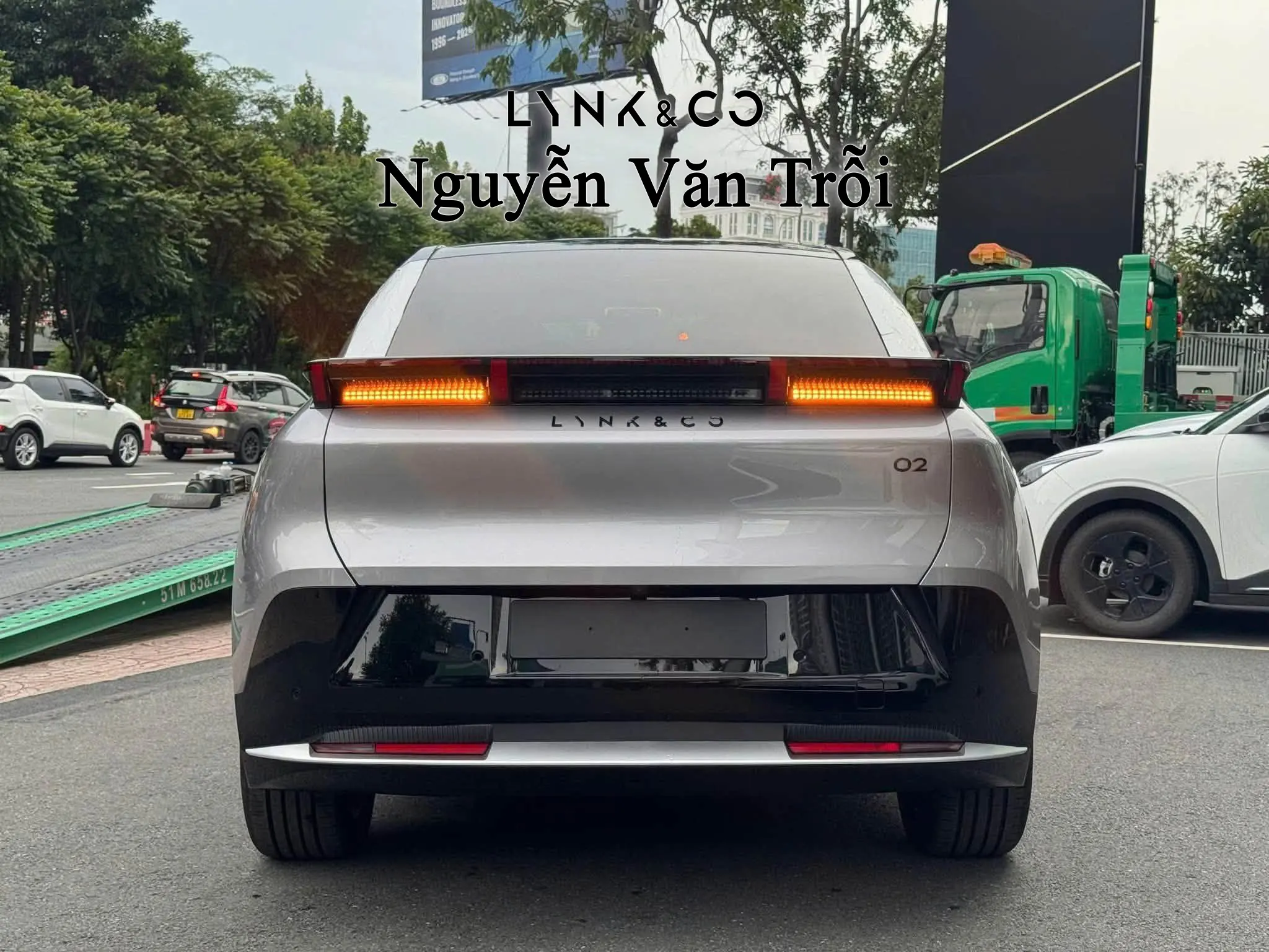 Đuôi xe Lynkco 02